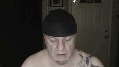 Snapshot of roinaz chatting on 12/29/24, 04:48 roinaz online show from 12/29/24, 04:48