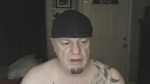 Snapshot of roinaz chatting on 01/15/25, 07:15 roinaz online show from 01/15/25, 07:15