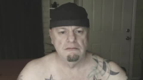 Snapshot of roinaz chatting on 01/19/25, 01:44 roinaz online show from 01/19/25, 01:44