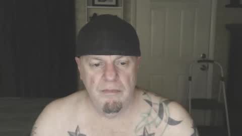 Snapshot of roinaz chatting on 01/22/25, 04:02 roinaz online show from 01/22/25, 04:02