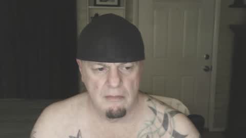 Snapshot of roinaz chatting on 01/22/25, 07:03 roinaz online show from 01/22/25, 07:03