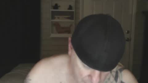 Snapshot of roinaz chatting on 01/25/25, 03:40 roinaz online show from 01/25/25, 03:40