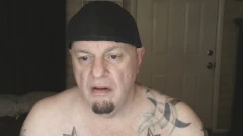 Snapshot of roinaz chatting on 01/25/25, 11:02 roinaz online show from 01/25/25, 11:02