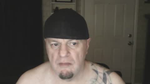 Snapshot of roinaz chatting on 01/27/25, 01:37 roinaz online show from 01/27/25, 01:37