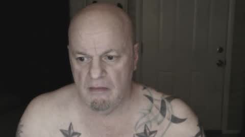 Snapshot of roinaz chatting on 02/16/25, 03:47 roinaz online show from 02/16/25, 03:47