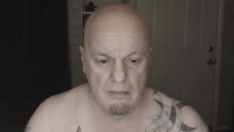 Snapshot of roinaz chatting on 02/18/25, 02:27 roinaz online show from 02/18/25, 02:27