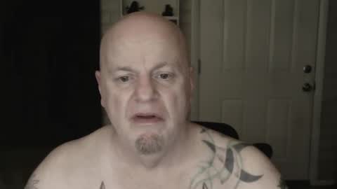 Snapshot of roinaz chatting on 02/22/25, 07:01 roinaz online show from 02/22/25, 07:01