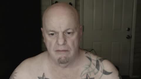 Snapshot of roinaz chatting on 02/23/25, 03:35 roinaz online show from 02/23/25, 03:35