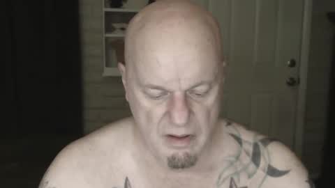 Snapshot of roinaz chatting on 02/27/25, 03:14 roinaz online show from 02/27/25, 03:14