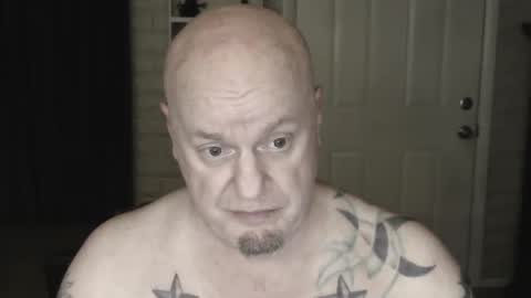 Snapshot of roinaz chatting on 02/27/25, 10:04 roinaz online show from 02/27/25, 10:04