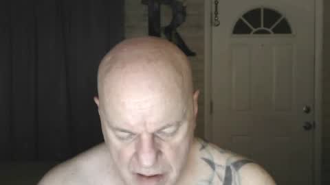 Snapshot of roinaz chatting on 07/14/26, 02:05 roinaz online show from 07/14/26, 02:05