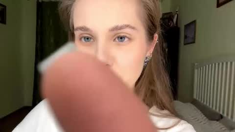 Mia online show from 12/14/25, 07:14