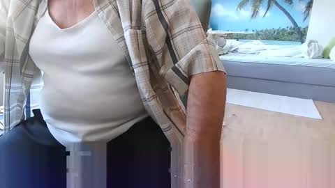 rolandloser1000 online show from 09/13/25, 07:41