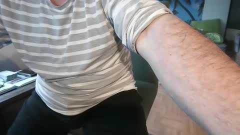 rolandloser1000 online show from 11/10/25, 08:13