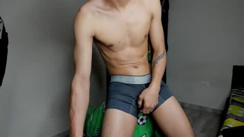 Snapshot of rolling_05 chatting on 03/24/26, 06:57 rolling_05 online show from 03/24/26, 06:57