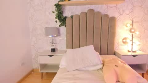   online show from 12/06/24, 04:06