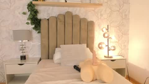   online show from 02/18/25, 02:59