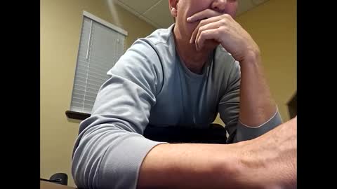 Snapshot of romanteeks chatting on 12/08/24, 01:13 romanteeks online show from 12/08/24, 01:13