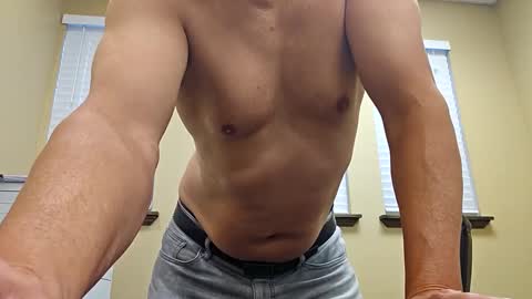 Snapshot of romanteeks chatting on 02/13/25, 11:37 romanteeks online show from 02/13/25, 11:37