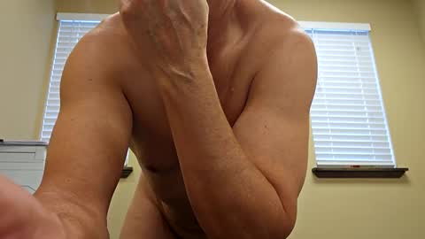 Snapshot of romanteeks chatting on 02/14/25, 07:54 romanteeks online show from 02/14/25, 07:54