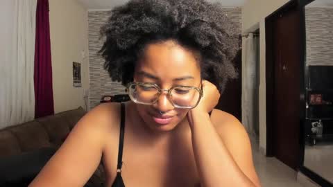Snapshot of romantic_stargirl chatting on 06/06/26, 12:38 Is A Belle online show from 06/06/26, 12:38