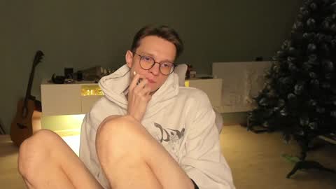 Snapshot of romeo_mercy chatting on 12/26/24, 01:40 Romeo online show from 12/26/24, 01:40