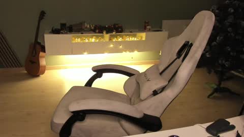 Snapshot of romeo_mercy chatting on 12/26/24, 04:43 Romeo online show from 12/26/24, 04:43