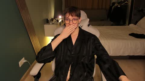 Snapshot of romeo_mercy chatting on 01/14/25, 11:53 Romeo online show from 01/14/25, 11:53