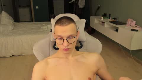 Snapshot of romeo_mercy chatting on 02/10/25, 05:14 Romeo online show from 02/10/25, 05:14