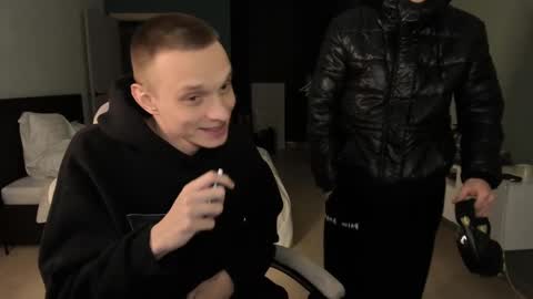 Snapshot of romeo_mercy chatting on 02/28/25, 04:21 Romeo online show from 02/28/25, 04:21