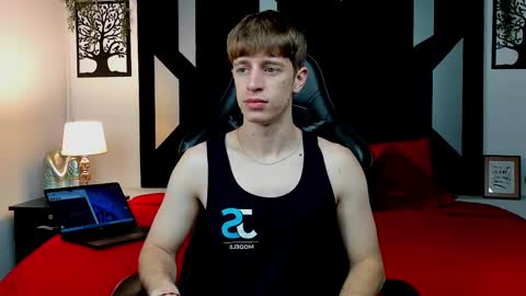 Snapshot of romeo_ricci1 chatting on 11/18/25, 12:20 Romeo Ricci online show from 11/18/25, 12:20