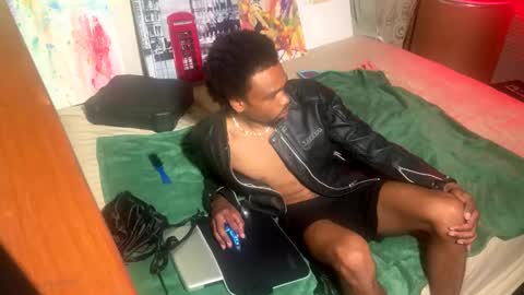 Snapshot of romeotyn chatting on 02/15/25, 05:41 romeotyn online show from 02/15/25, 05:41