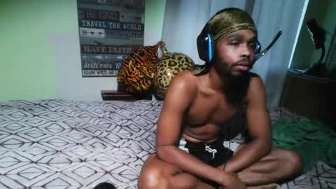 Snapshot of romeotyn chatting on 09/15/25, 11:43 romeotyn online show from 09/15/25, 11:43