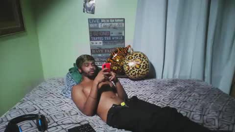 Snapshot of romeotyn chatting on 09/18/25, 06:15 romeotyn online show from 09/18/25, 06:15