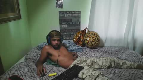 Snapshot of romeotyn chatting on 09/25/25, 02:32 romeotyn online show from 09/25/25, 02:32