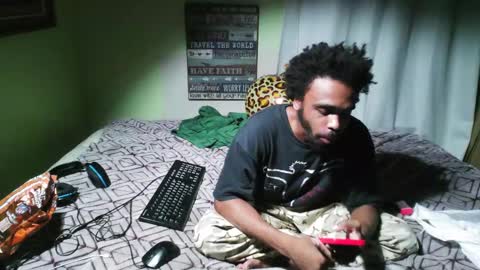 Snapshot of romeotyn chatting on 10/09/25, 01:36 romeotyn online show from 10/09/25, 01:36