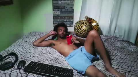 Snapshot of romeotyn chatting on 10/10/25, 06:29 romeotyn online show from 10/10/25, 06:29