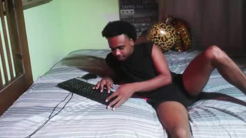 Snapshot of romeotyn chatting on 10/17/25, 11:51 romeotyn online show from 10/17/25, 11:51