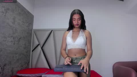 romie_rouse0 online show from 12/05/25, 07:54