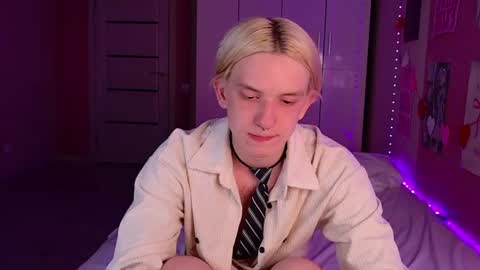 Snapshot of ron_vilss chatting on 06/12/26, 06:07 Ron online show from 06/12/26, 06:07