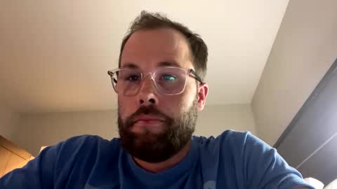 Snapshot of ronald2774 chatting on 11/18/25, 02:39 ronald2774 online show from 11/18/25, 02:39