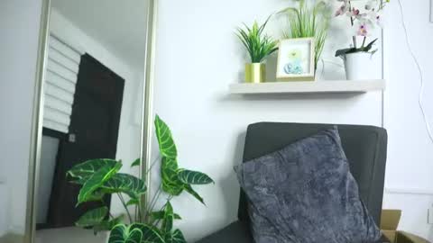 Roni online show from 12/02/25, 01:55