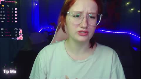 Snapshot of roniya_v chatting on 12/02/24, 03:03 Spicy lady Kristy online show from 12/02/24, 03:03