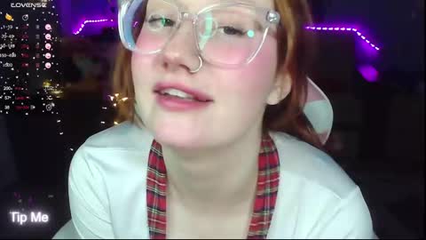 Snapshot of roniya_v chatting on 12/20/24, 02:27 Spicy lady Kristy online show from 12/20/24, 02:27