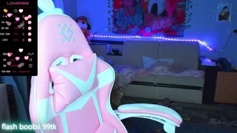 Snapshot of roniya_v chatting on 01/17/25, 06:12 Spicy lady Kristy online show from 01/17/25, 06:12