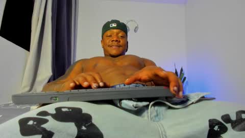 Snapshot of ronnie_777 chatting on 09/20/25, 02:56 Ronnie 777 online show from 09/20/25, 02:56