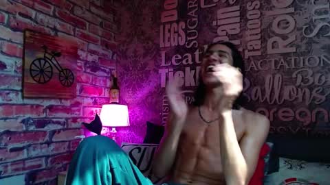 Snapshot of ronymiller_1 chatting on 01/19/25, 06:32 RonyMiller 1 online show from 01/19/25, 06:32