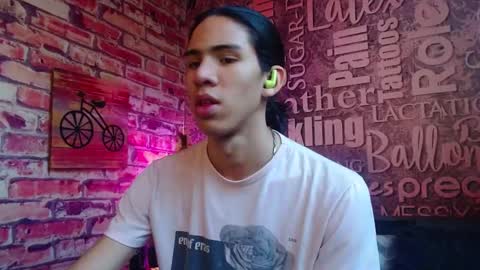 Snapshot of ronymiller_1 chatting on 02/02/25, 04:00 RonyMiller 1 online show from 02/02/25, 04:00