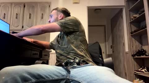 Snapshot of roofguy11 chatting on 12/29/24, 03:33 roofguy11 online show from 12/29/24, 03:33