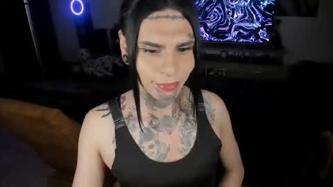 herreraisa offical online show from 03/25/26, 06:08